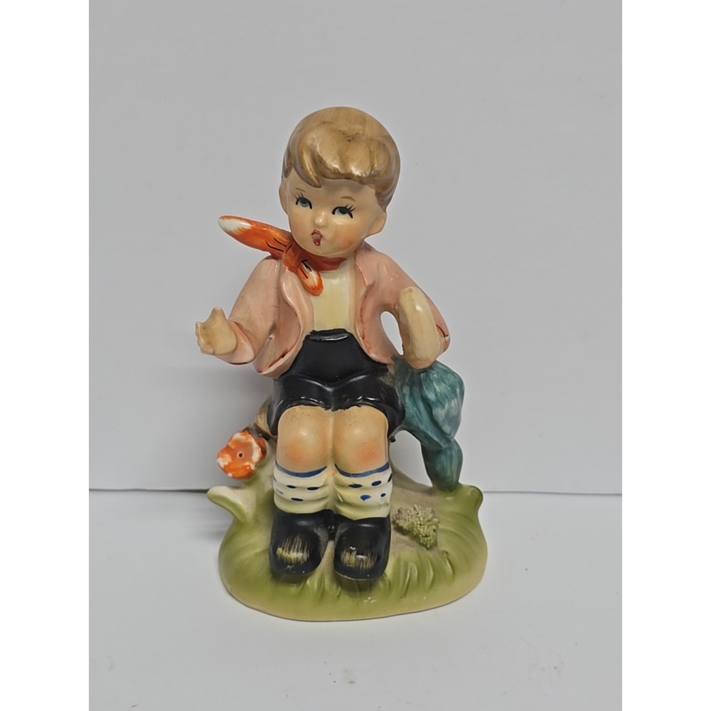 Vtg‎ Hummel Figurine Holding Umbrell 4.25" Tall 2.5" Wide Japan